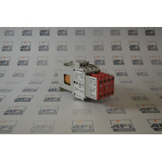 Allen-Bradley 700S-CF620DJC SER A SAFETY CONTROL RELAY 8 POLE 3 N.O. / 1 N.C. BASE Allen-Bradley 700S-CF620DJC SER A SAFETY CONTROL RELAY 8 POLE 3 N.O. / 1 N.C. BASE