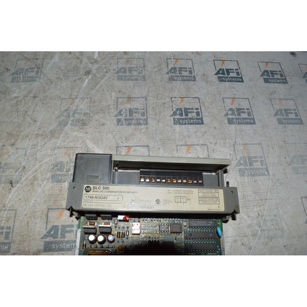 Allen Bradley 1746-NIO4V Analog I/O Module
