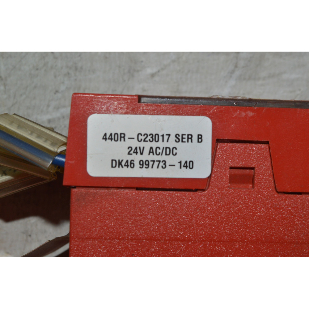 ALLEN BRADLEY 440R-C23017 SER B SAFETY RELAY