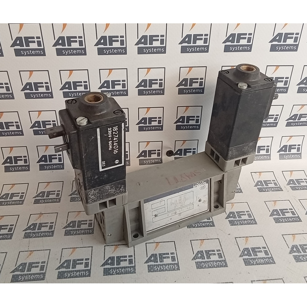 Bosch 0 820 016 601 Pneumatic Solenoid Distribution Valve w/ Coil 1827414016