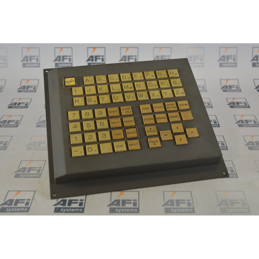 FANUC A02B-0261-C162-MCR MDI Unit  KEYPAD MODULE 61 BUTTON PANEL MT  Actual P/N: A02B-0261-C162/MCR