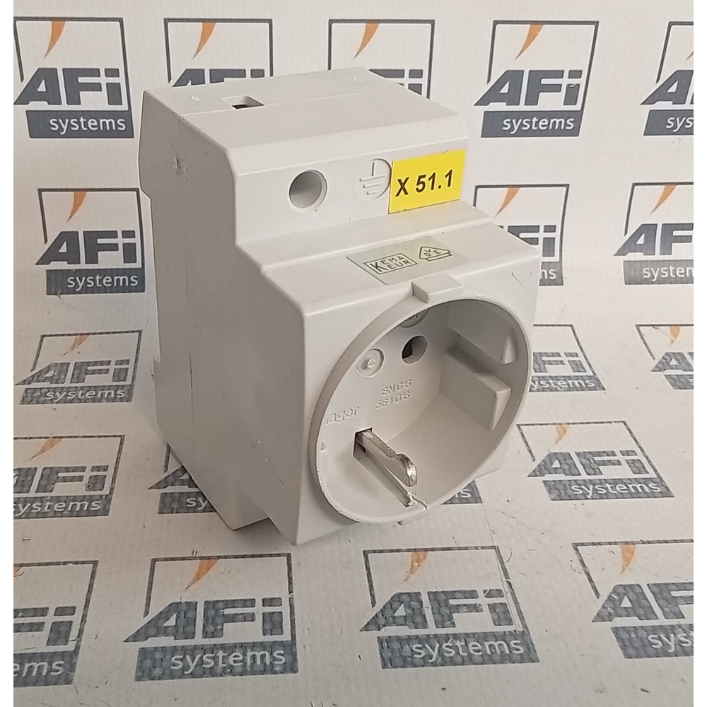 Hager - SN016 Socket 16Amp 250V