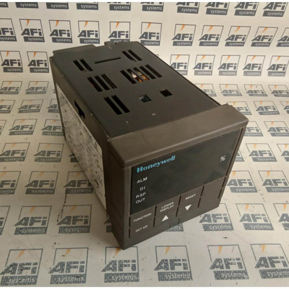Honeywell DC300C-0-0B3-21-0000-0 Digital Temperature Controller