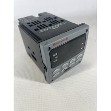 DC3200-CE-3COR-210-00000-E0-0 - Honeywell