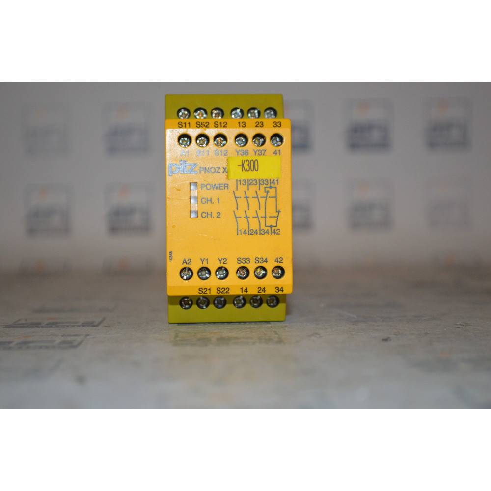  PILZ PNOZ-X4-24VDC-3NO-1NC SAFETY RELAY
